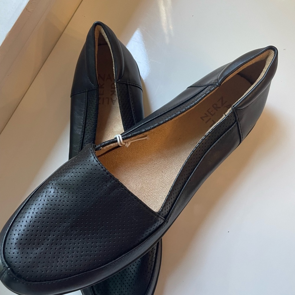 Naturalizer Black Leather Women's Loafers